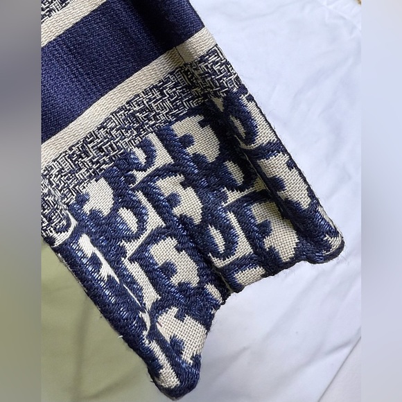 Bag Dior, Navy Blue, NWT,
size 9.25” x 3.25” x 7.0” fabric - Picture 7 of 9